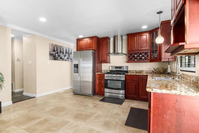 789 Green Valley Road, Watsonville, CA 95076