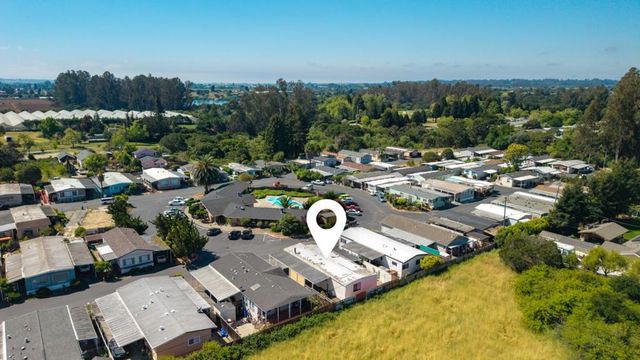 789 Green Valley Road, Watsonville, CA 95076