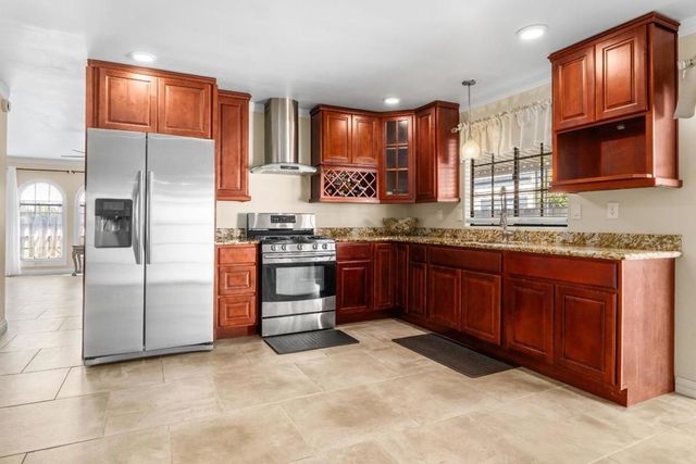 789 Green Valley Road, Watsonville, CA 95076