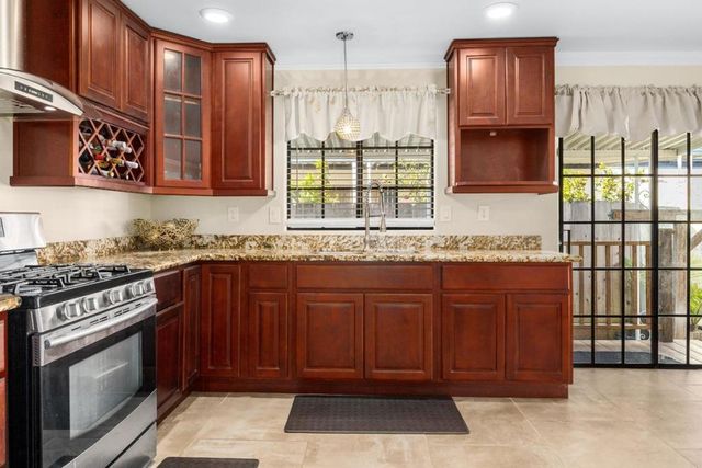 789 Green Valley Road, Watsonville, CA 95076