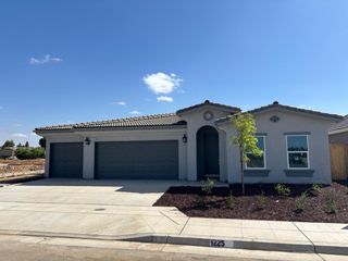 1225 Via Valencia Drive, Madera, CA 93637