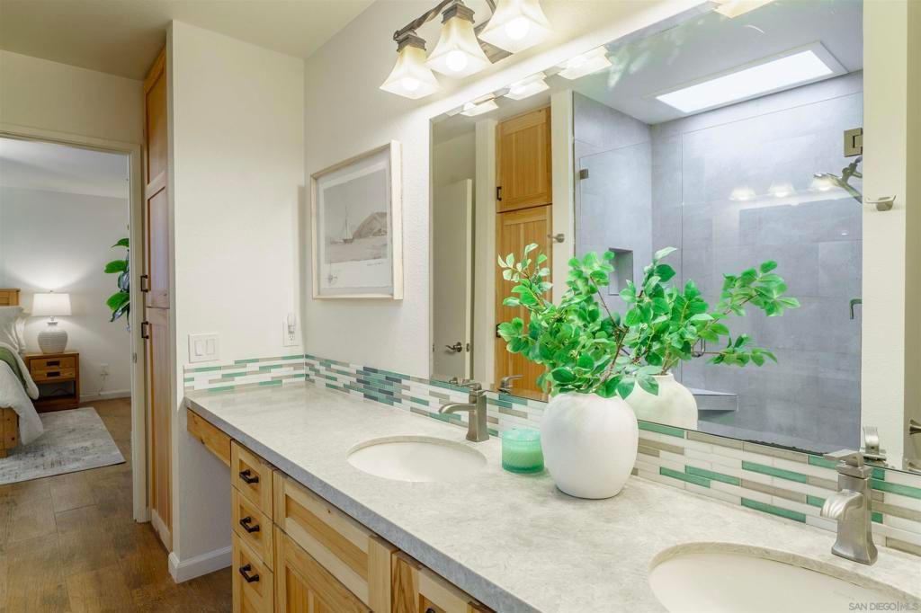 Image 4 of property listing at 4382 Dowitcher Way, Oceanside, CA 92057