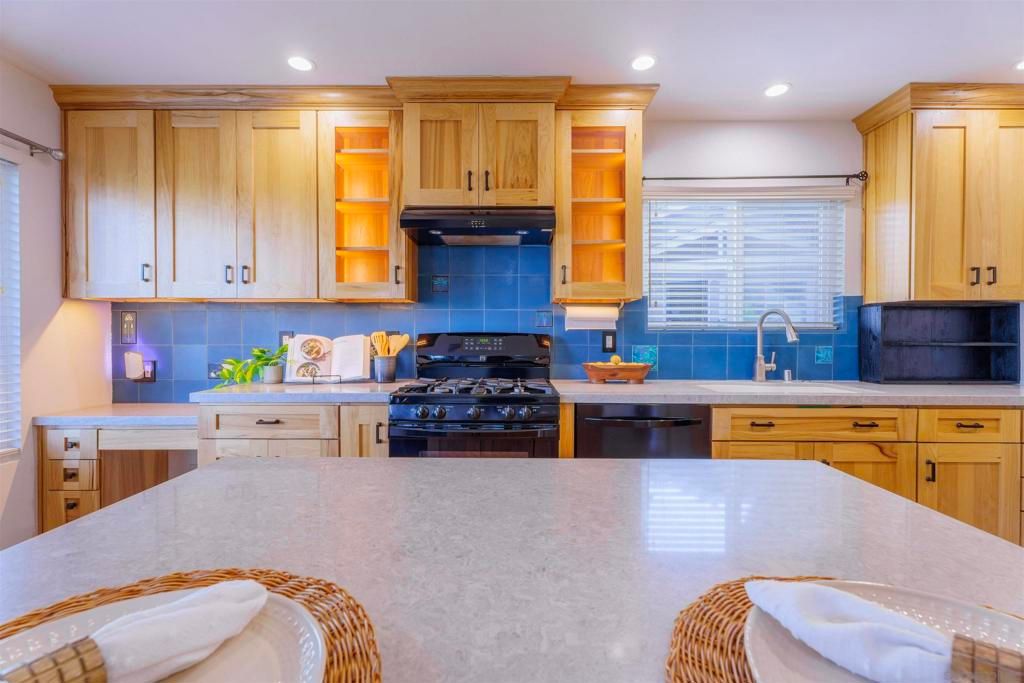 Image 9 of property listing at 4382 Dowitcher Way, Oceanside, CA 92057