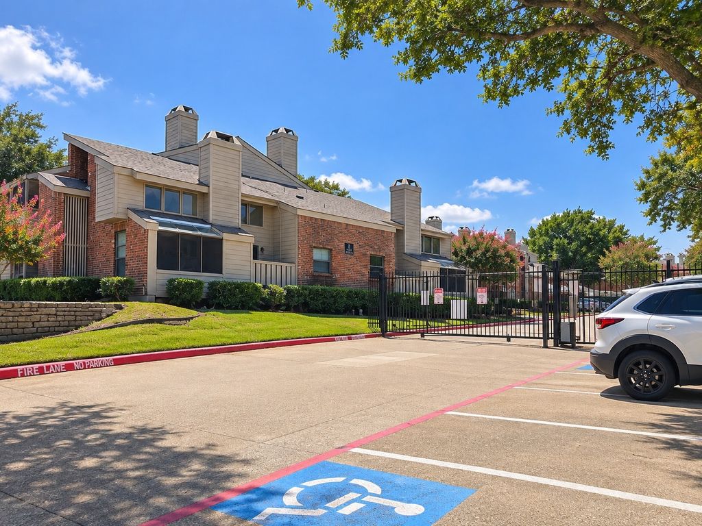 9600 Royal Lane 102, Dallas, TX 75243