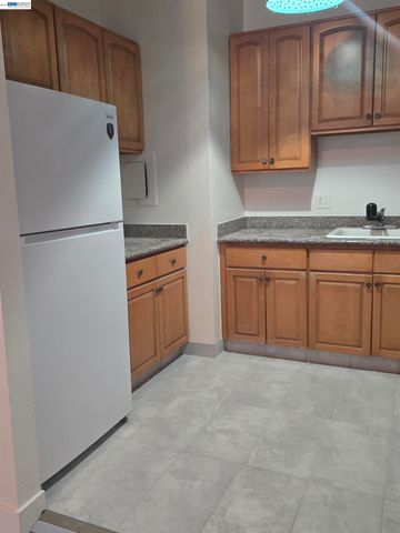 415 Foothill Blvd, Oakland, CA 94606