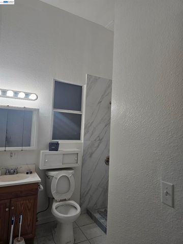 415 Foothill Blvd, Oakland, CA 94606