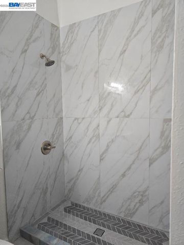 415 Foothill Blvd, Oakland, CA 94606