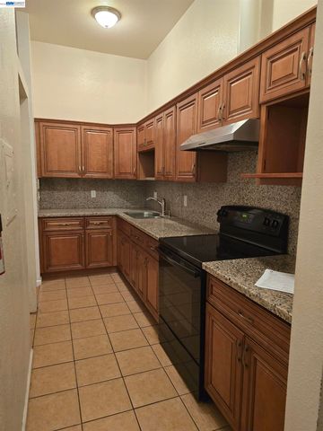 415 Foothill Blvd, Oakland, CA 94606