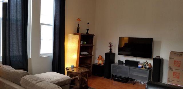 415 Foothill Blvd, Oakland, CA 94606