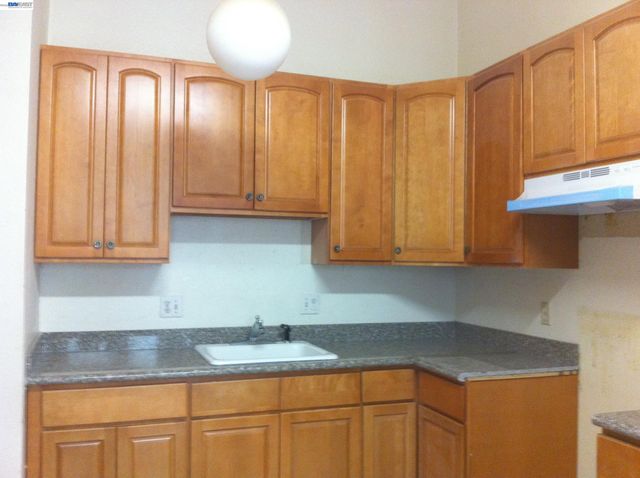 415 Foothill Blvd, Oakland, CA 94606