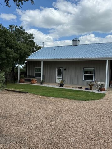 110 Lookout Point, Stephenville, TX 76401