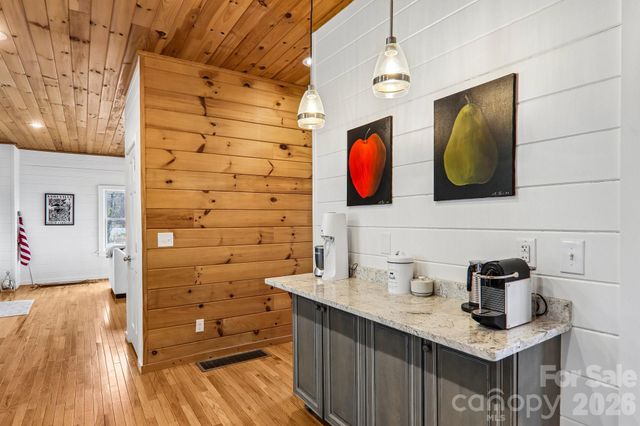 186 Cottage Lane, Mars Hill, NC 28754