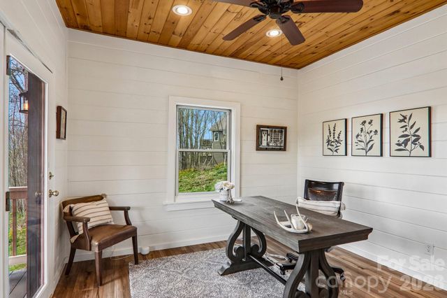 186 Cottage Lane, Mars Hill, NC 28754