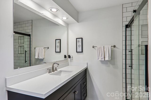 186 Cottage Lane, Mars Hill, NC 28754