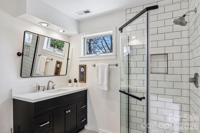 186 Cottage Lane, Mars Hill, NC 28754