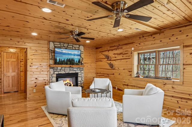186 Cottage Lane, Mars Hill, NC 28754