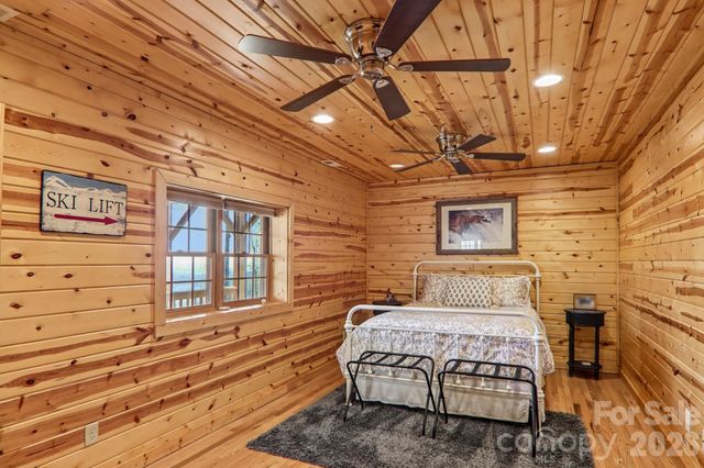186 Cottage Lane, Mars Hill, NC 28754