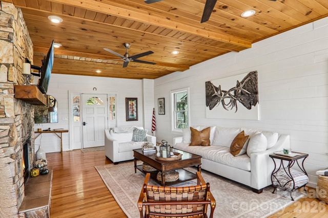 186 Cottage Lane, Mars Hill, NC 28754