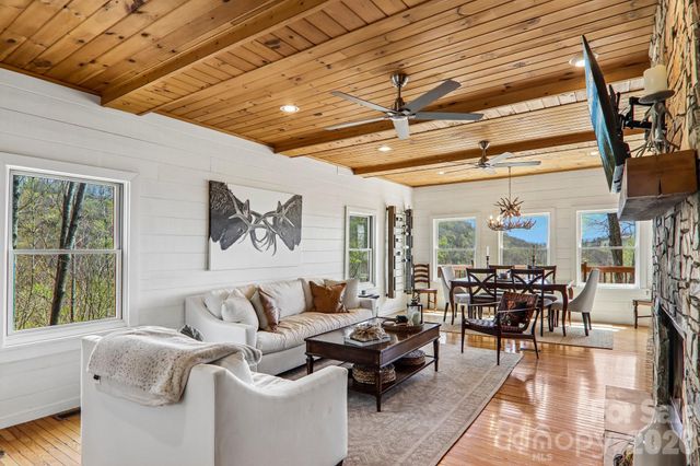 186 Cottage Lane, Mars Hill, NC 28754
