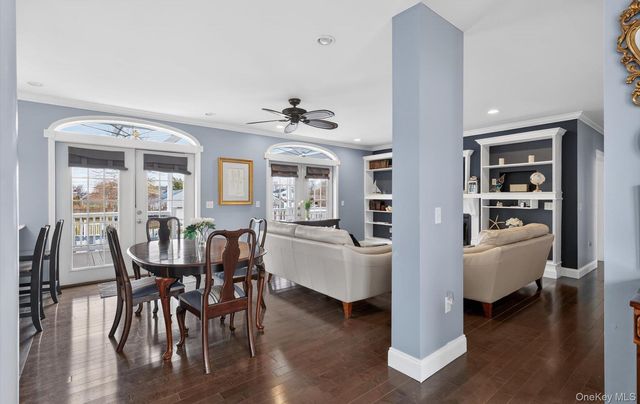 108 Awixa Avenue, Bay Shore, NY 11706