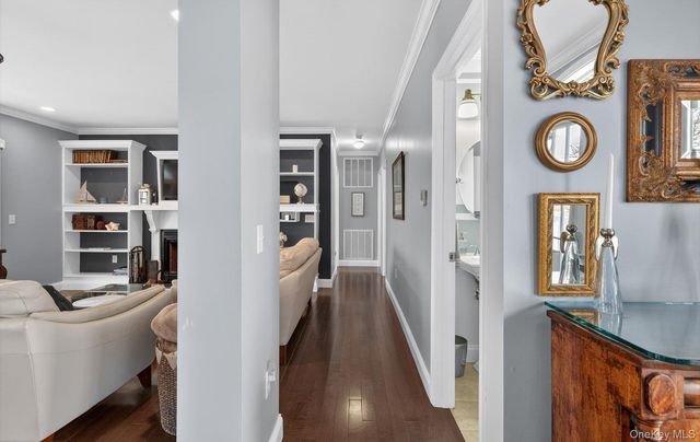 108 Awixa Avenue, Bay Shore, NY 11706