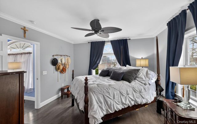 108 Awixa Avenue, Bay Shore, NY 11706