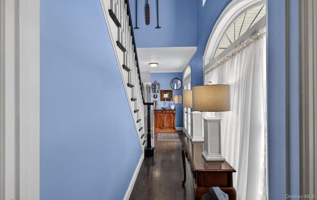 108 Awixa Avenue, Bay Shore, NY 11706