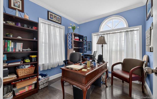 108 Awixa Avenue, Bay Shore, NY 11706