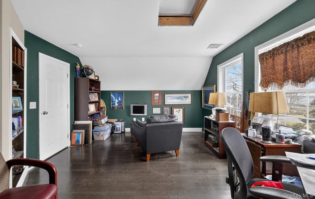 108 Awixa Avenue, Bay Shore, NY 11706