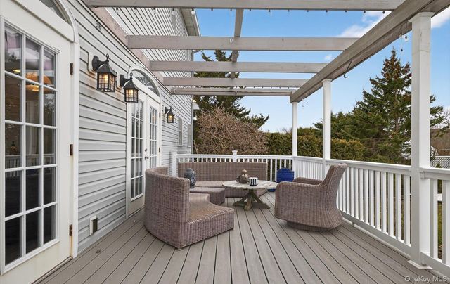 108 Awixa Avenue, Bay Shore, NY 11706