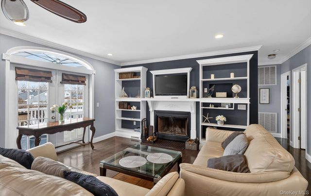 108 Awixa Avenue, Bay Shore, NY 11706