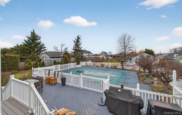 108 Awixa Avenue, Bay Shore, NY 11706