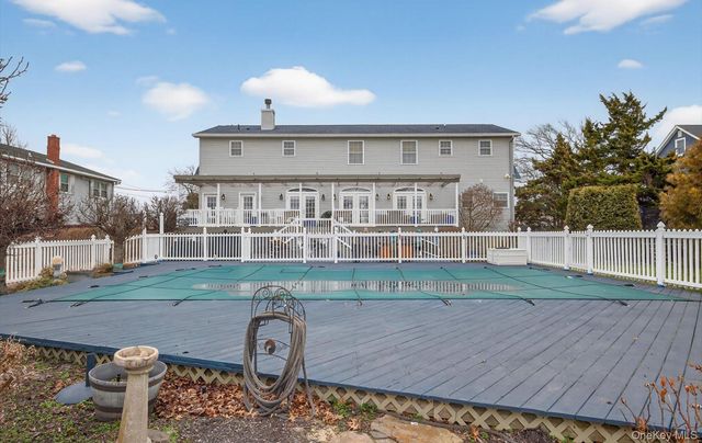 108 Awixa Avenue, Bay Shore, NY 11706