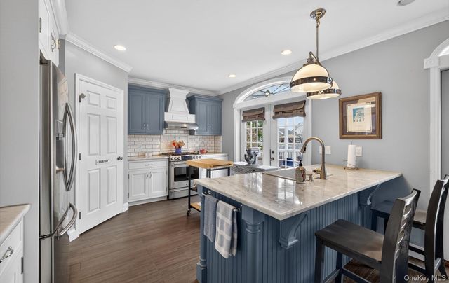 108 Awixa Avenue, Bay Shore, NY 11706