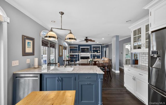 108 Awixa Avenue, Bay Shore, NY 11706