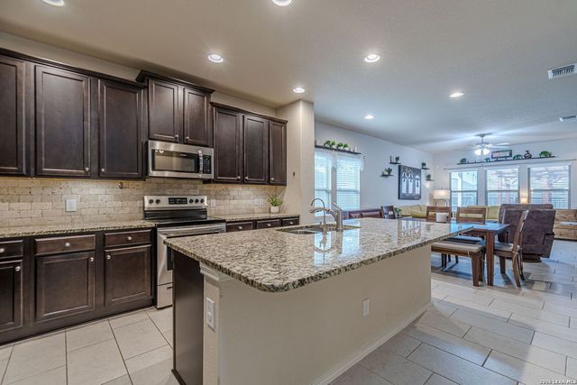 728 Rusty Gate Way, New Braunfels, TX 78130