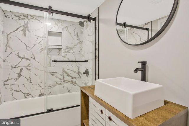 6204 EVERALL AVE, Baltimore, MD 21206