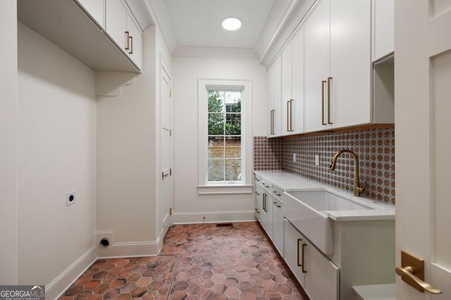 95 Blackland Road NW, Atlanta, GA 30342