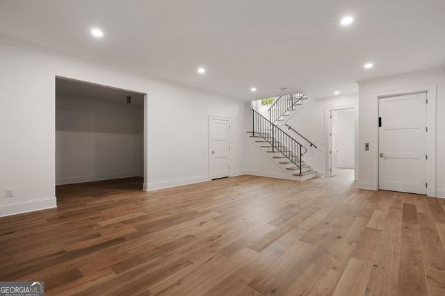 95 Blackland Road NW, Atlanta, GA 30342