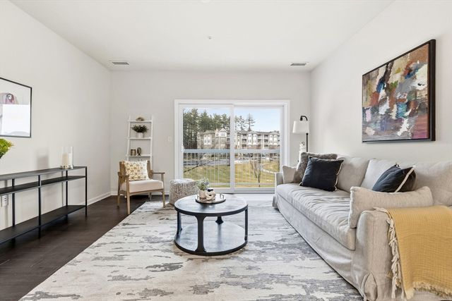 230 Martins Lndg 209, North Reading, MA 01864