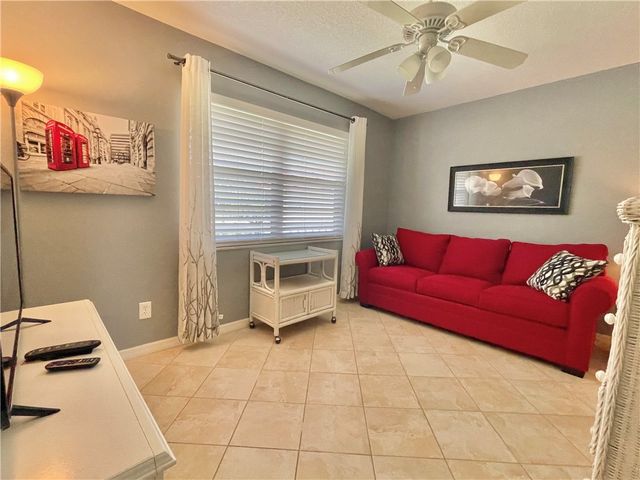 36 Pine Arbor Lane 201, Vero Beach, FL 32962