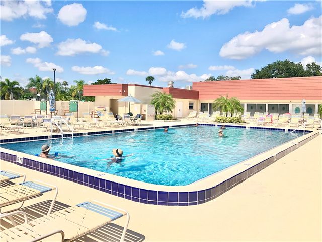 36 Pine Arbor Lane 201, Vero Beach, FL 32962