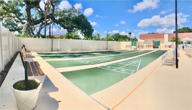 36 Pine Arbor Lane 201, Vero Beach, FL 32962