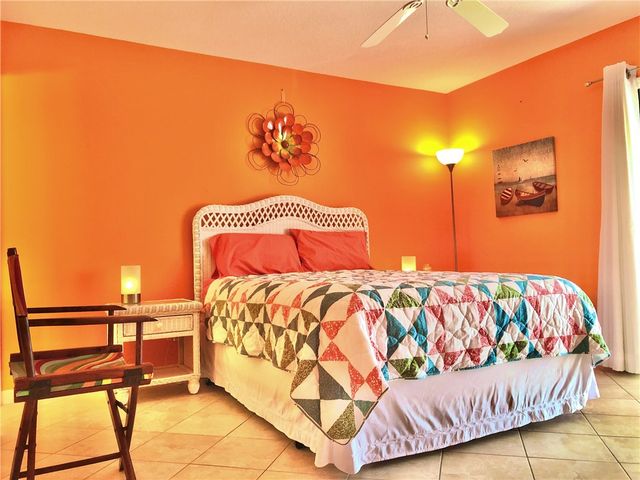 36 Pine Arbor Lane 201, Vero Beach, FL 32962