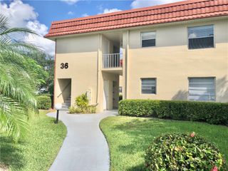 36 Pine Arbor Lane 201, Vero Beach, FL 32962