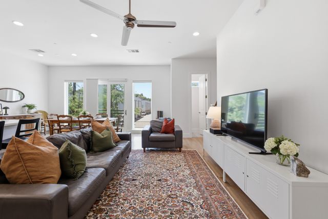 1282 N Prairie Avenue, Dallas, TX 75204