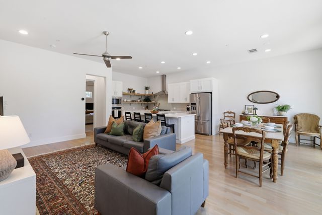 1282 N Prairie Avenue, Dallas, TX 75204