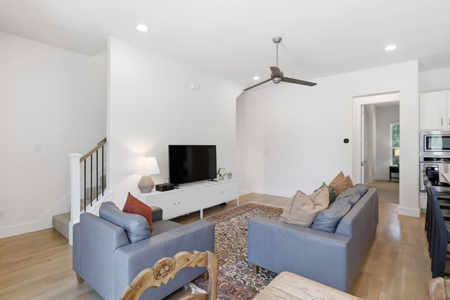 1282 N Prairie Avenue, Dallas, TX 75204