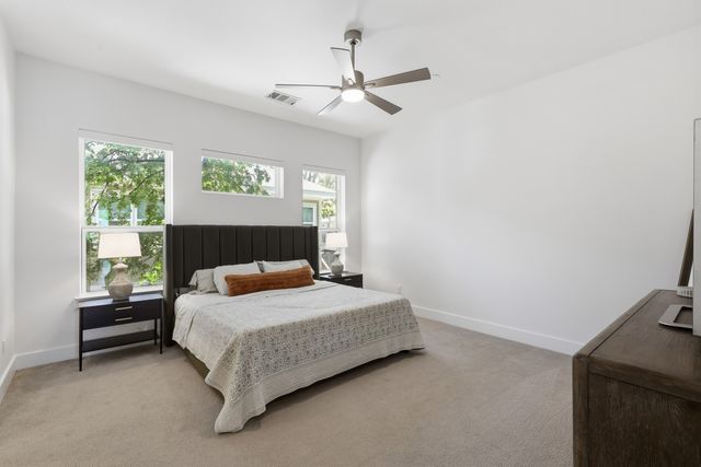 1282 N Prairie Avenue, Dallas, TX 75204