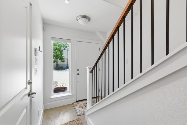 1282 N Prairie Avenue, Dallas, TX 75204